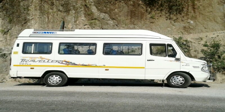 12 seater tempo traveller hire in chandigarh